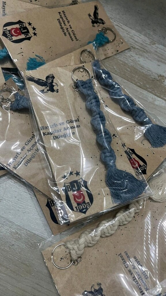 makrome anahtarlık(200 adet var)adet fiyatı 4,5 tl - 6