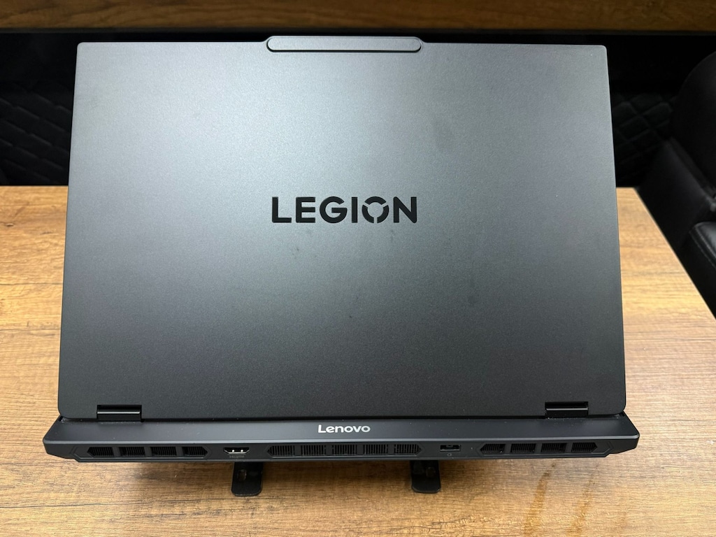 Lenovo Legion 5 15IRX10 i7-13650HX 24GB 1TB RTX5070 15.1" Notebook - 4