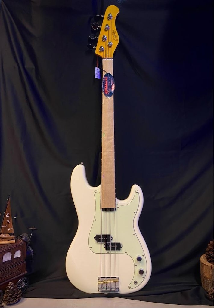 GUSTEAM Jazz WT Bas Gitar