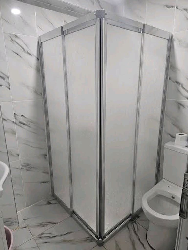 İKİ DUVAR ARASİ DÜZ DUŞAKABİN LER - 5