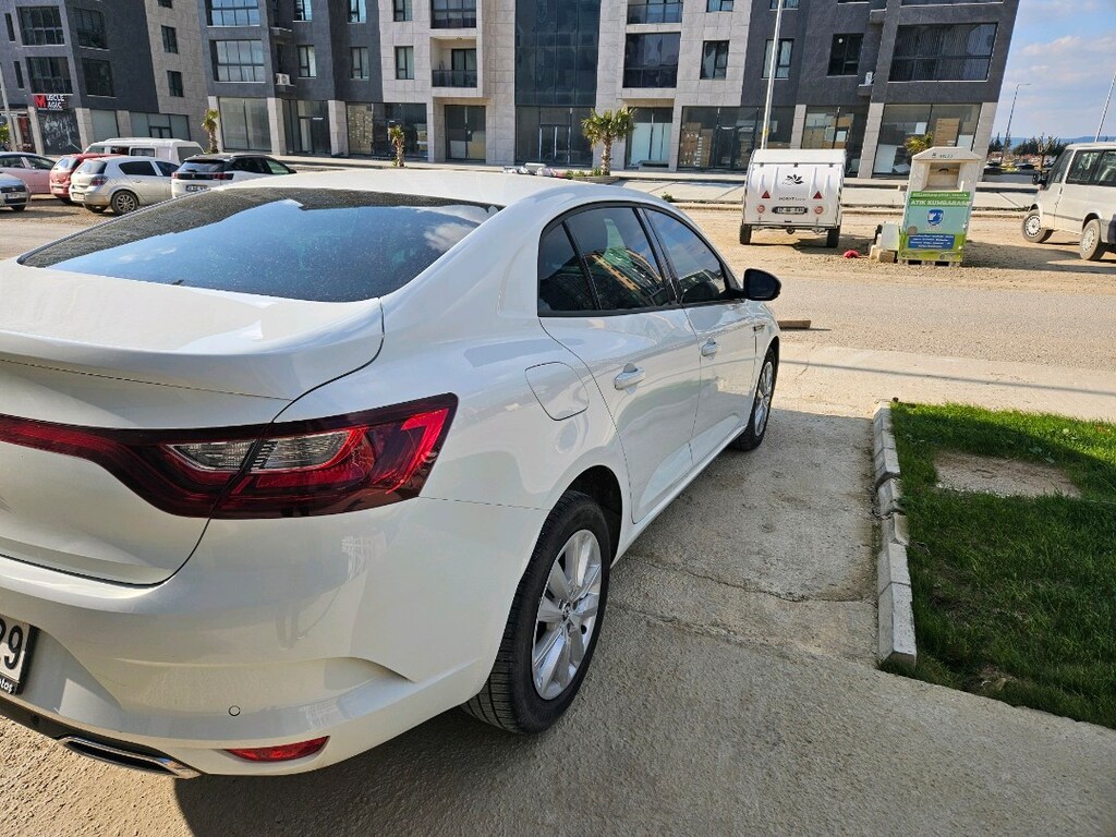 Temiz aile aracı. Düşük kilometre... - 5