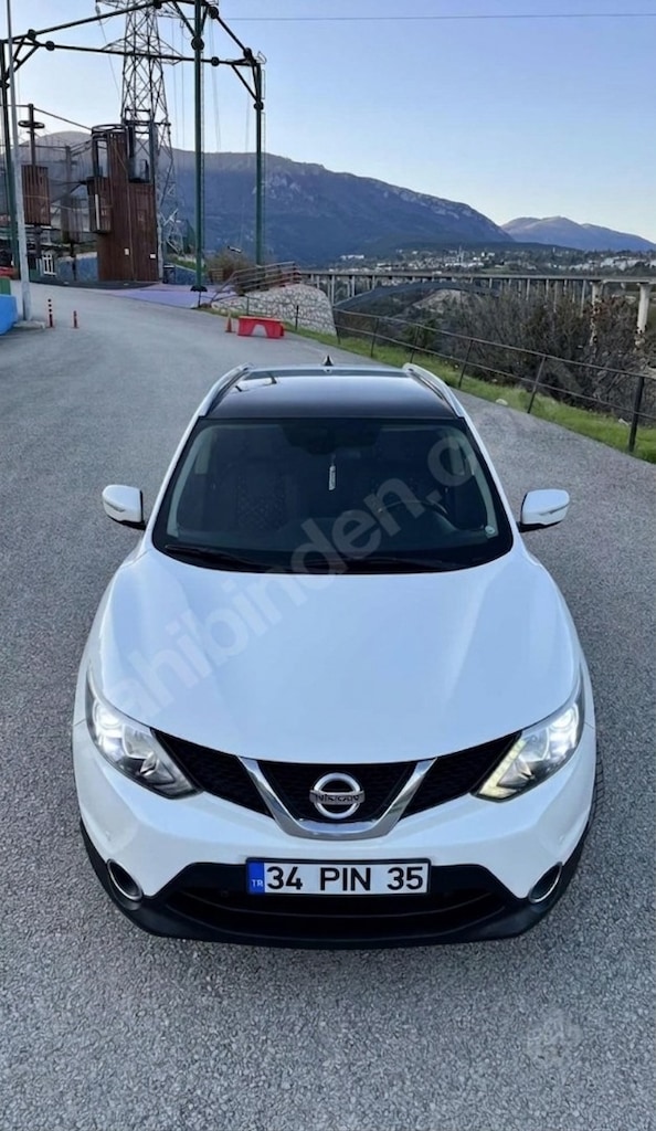 Beyaz İnci Nissan Qashqai Tekna Skypack 1.5DCI - 2