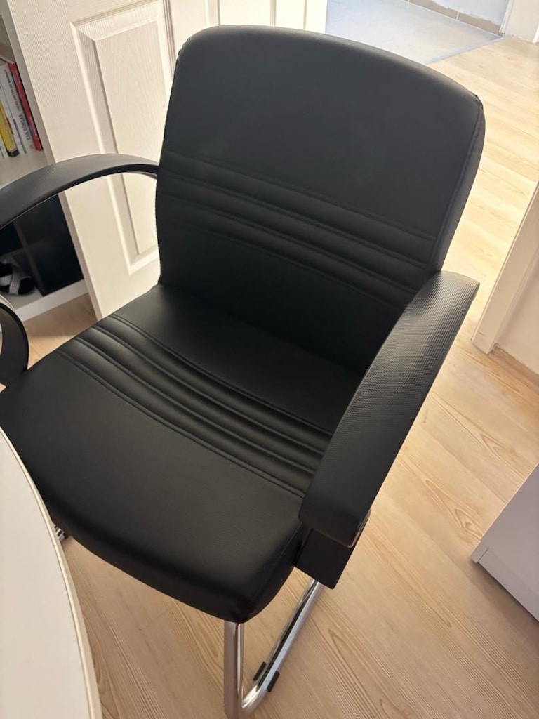 ofis masası ve iki koltuk - 3
