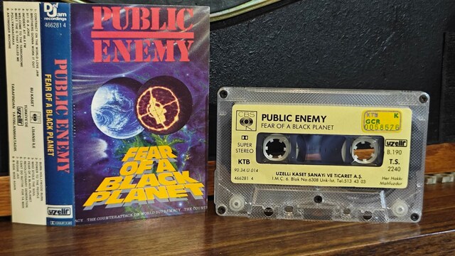 Public Enemy Fear of a Black Planet Kaset