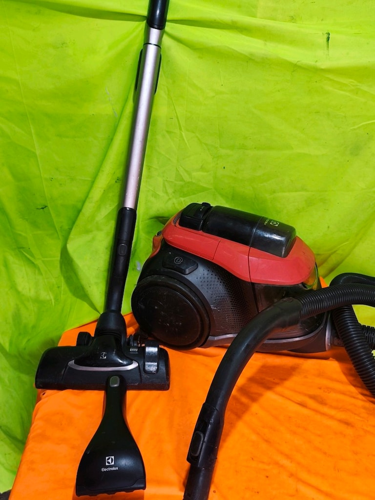 Electrolux marka toz torbasız süpürge - 7
