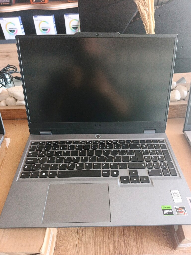 LENOVO LOQ