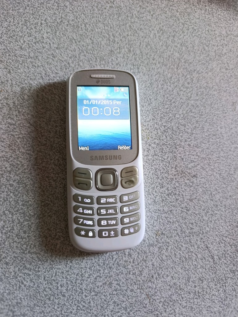 Samsung tuşlu telefon kameralı çift hatlı