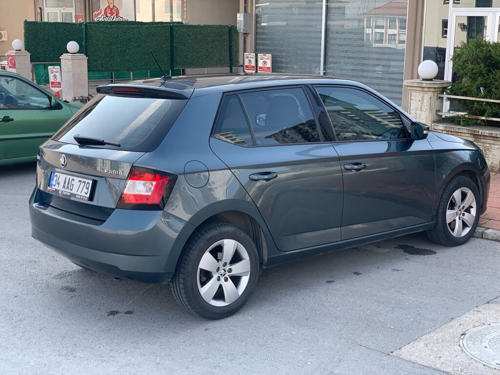 SKODA / FABIA / CARPLAY / 2017 / 120.000 - 3