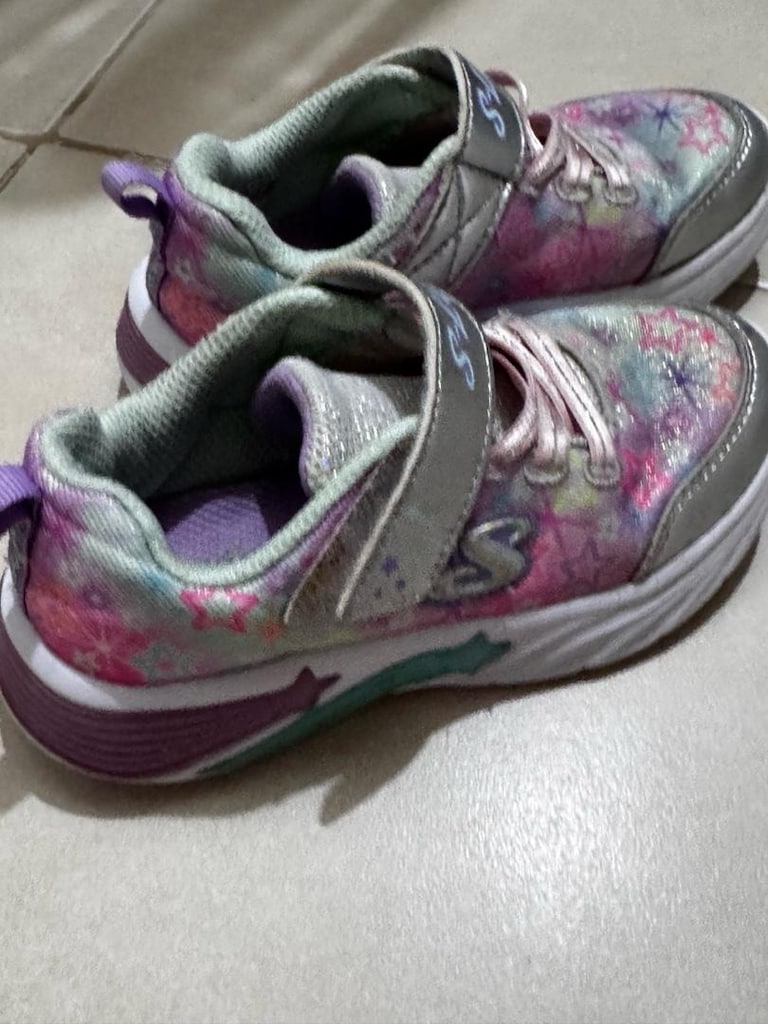Skechers kız çocuk ışıklı spor ayakkabı yeni gibi - 3