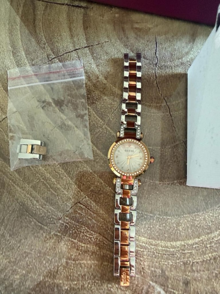 Guess saat - 2