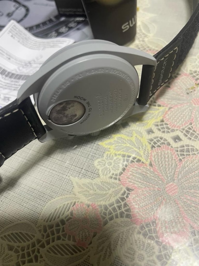 Omega&Swatch Mission to Earthphase - 6