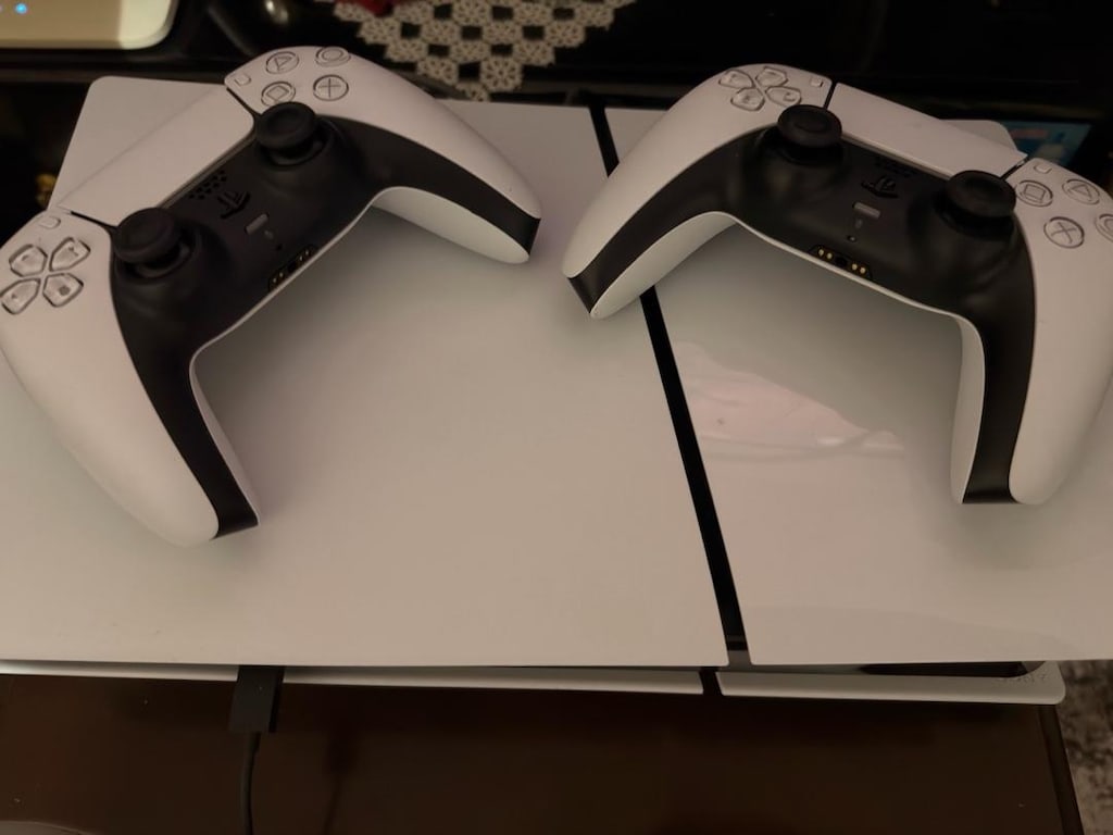 Ps5 slim kasa + cd + seyahat çantası - 4