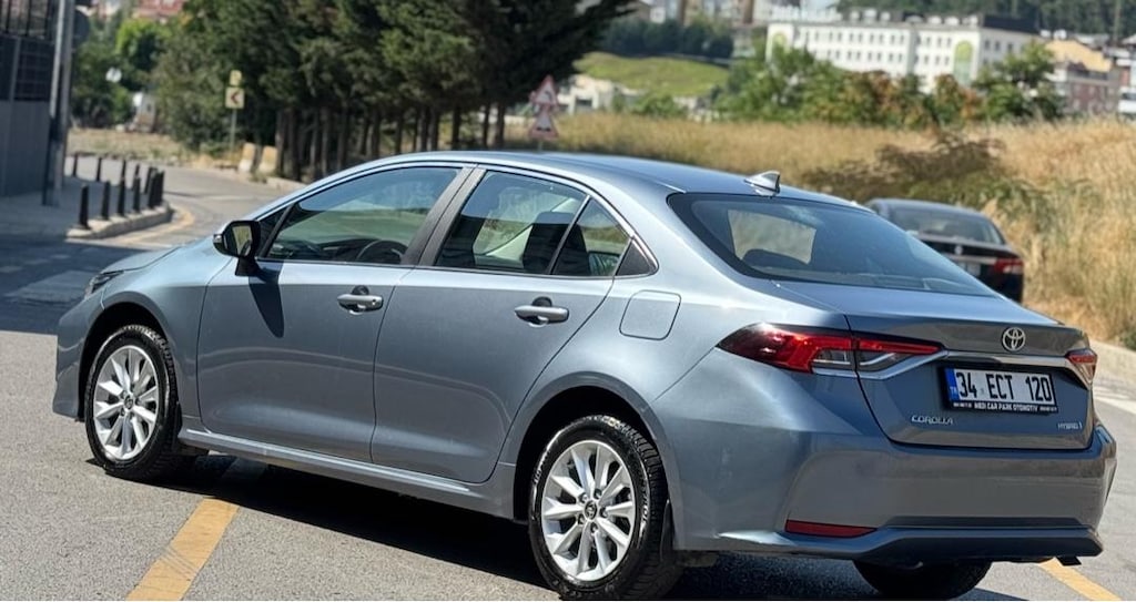 TOYATA COROLA 1.8 hibrit (64.000 km ) - 7