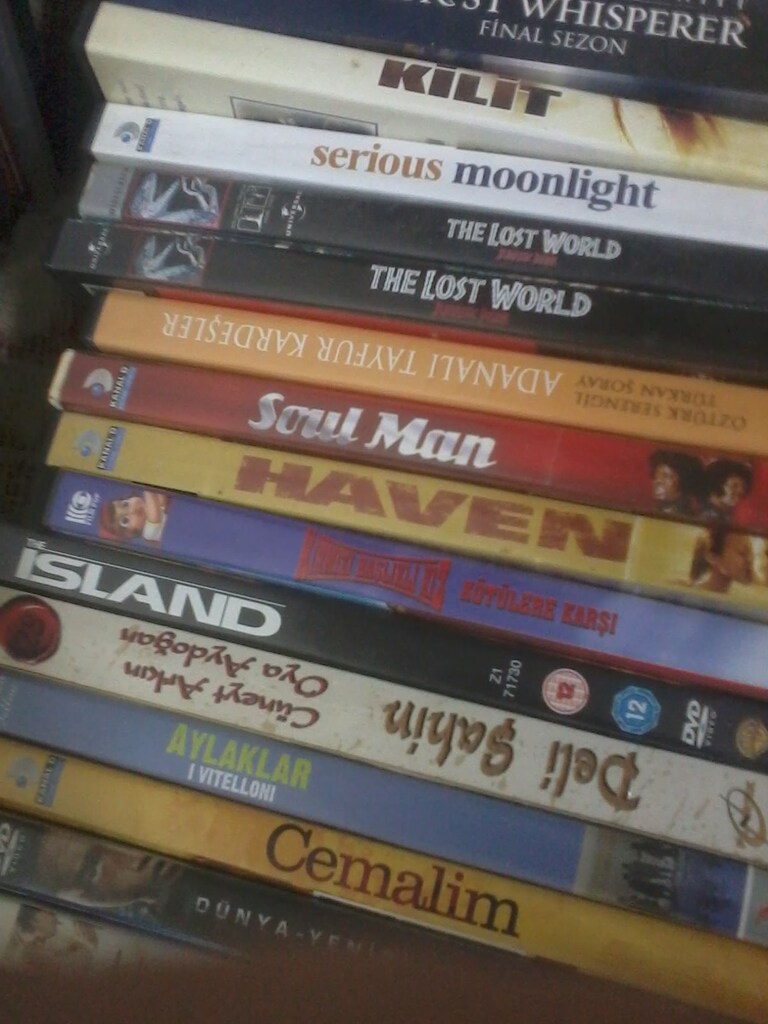 187 FİLM- 119 ADET DVD, 10 BELGESEL. 21 VCD+ 37 erot. FİLM - 3