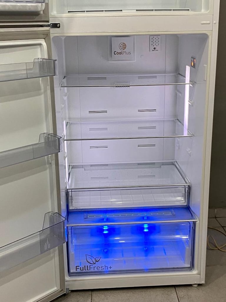 ARÇELİK NOFOSRT YENI MODEL MAVI IŞIKLI BUZDOLBI HEMEN TESLİM - 4