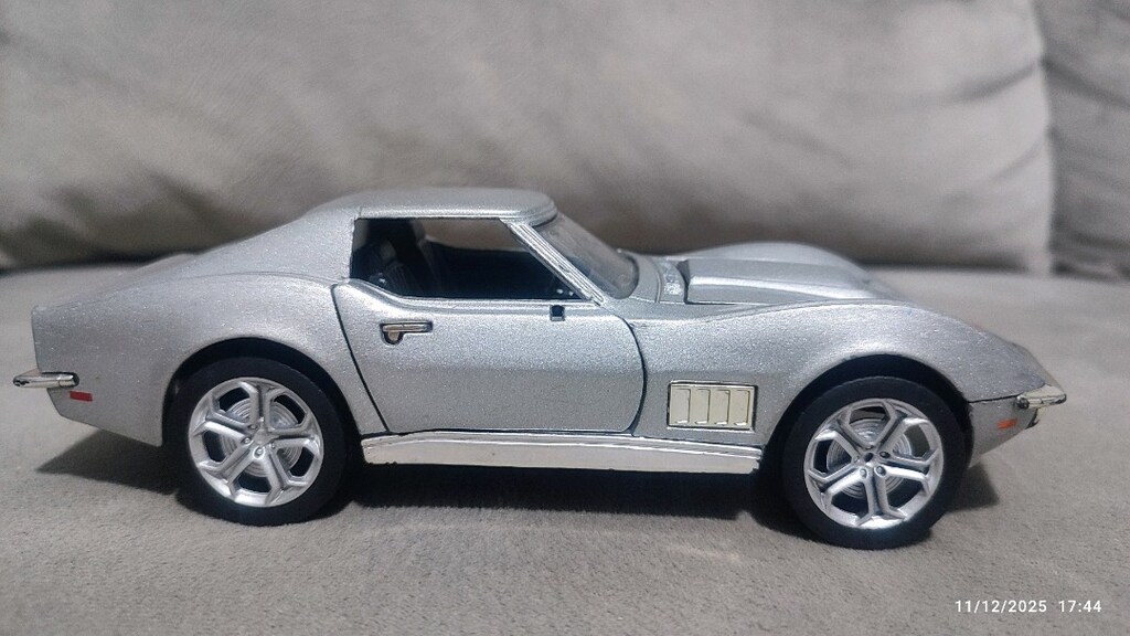 1968 Corvette Stingray modeli metal diecast oyuncak araba - 3