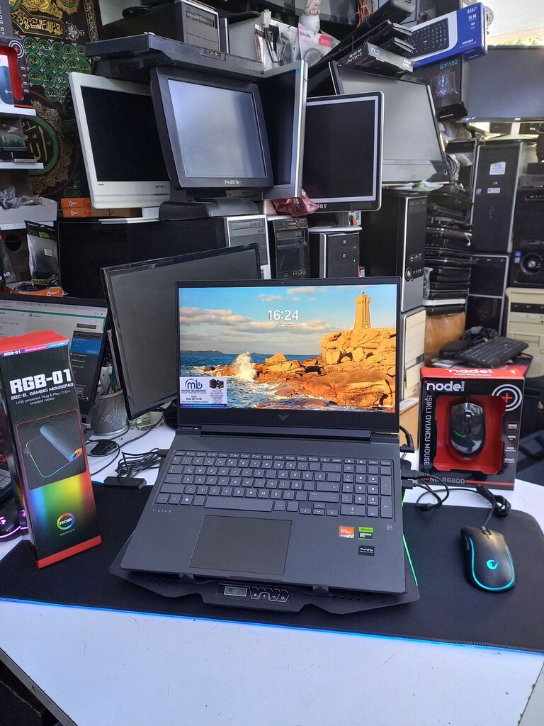 HP VİCTUS RYZEN 7 7840 HS RTX 4060 120 WATT 16 GB RAM DDR5 120 WATT - 13