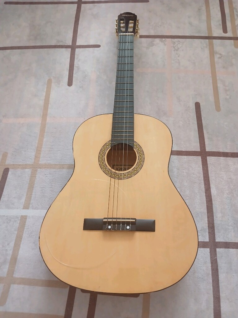 Adrian gitar - 2