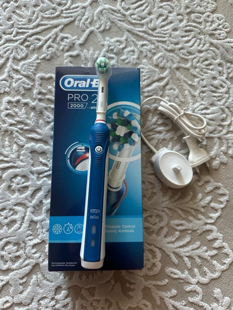 Oral-B Pro 2 2000 şarjlı diş fırçası - 8
