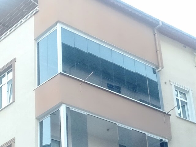 Cam Balkon