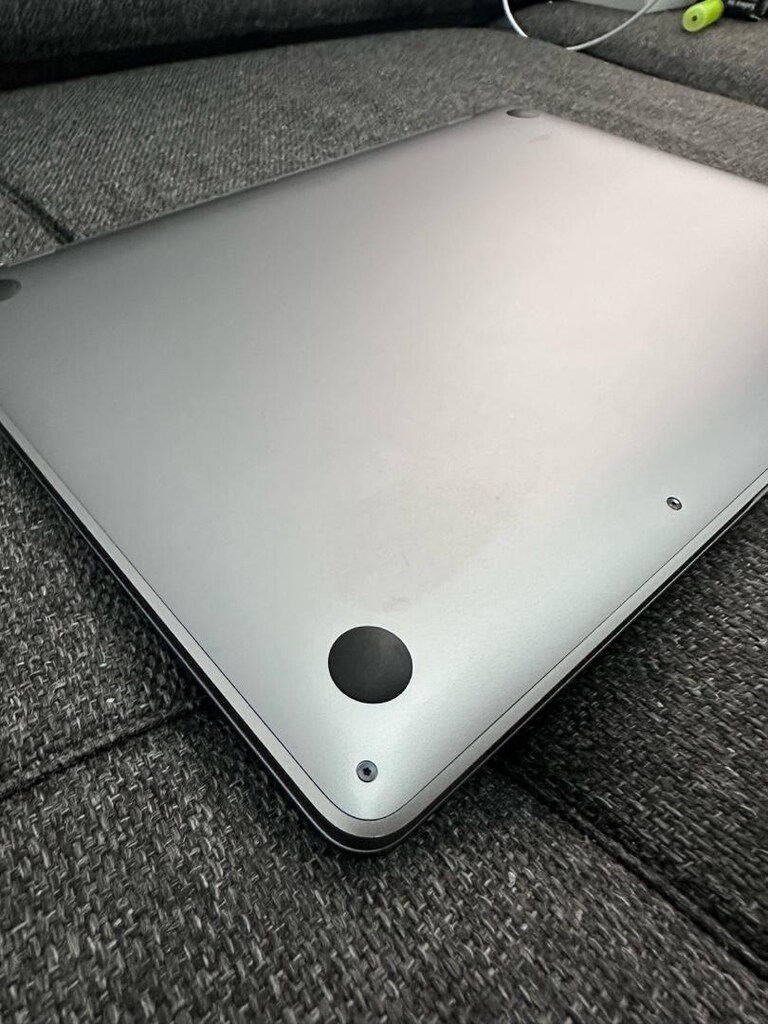 MacBook Pro M2 16gb 256gbssd - 8