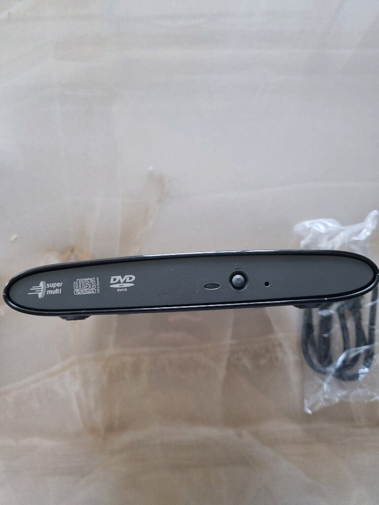 LG GP08 Lite model harici bir DVD yazıcı - 3