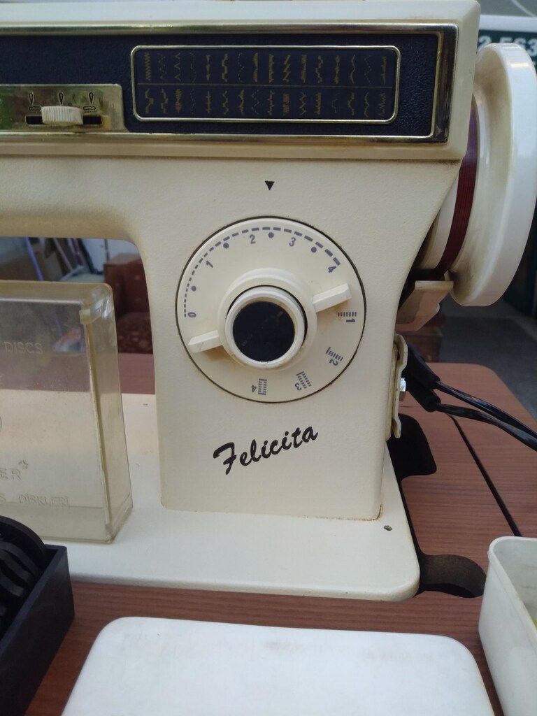 SINGER FELICITA 1288 – MOBİLYALI KONSOL TİPİ DİKİŞ MAKİNESİ YENİ AYARI - 7