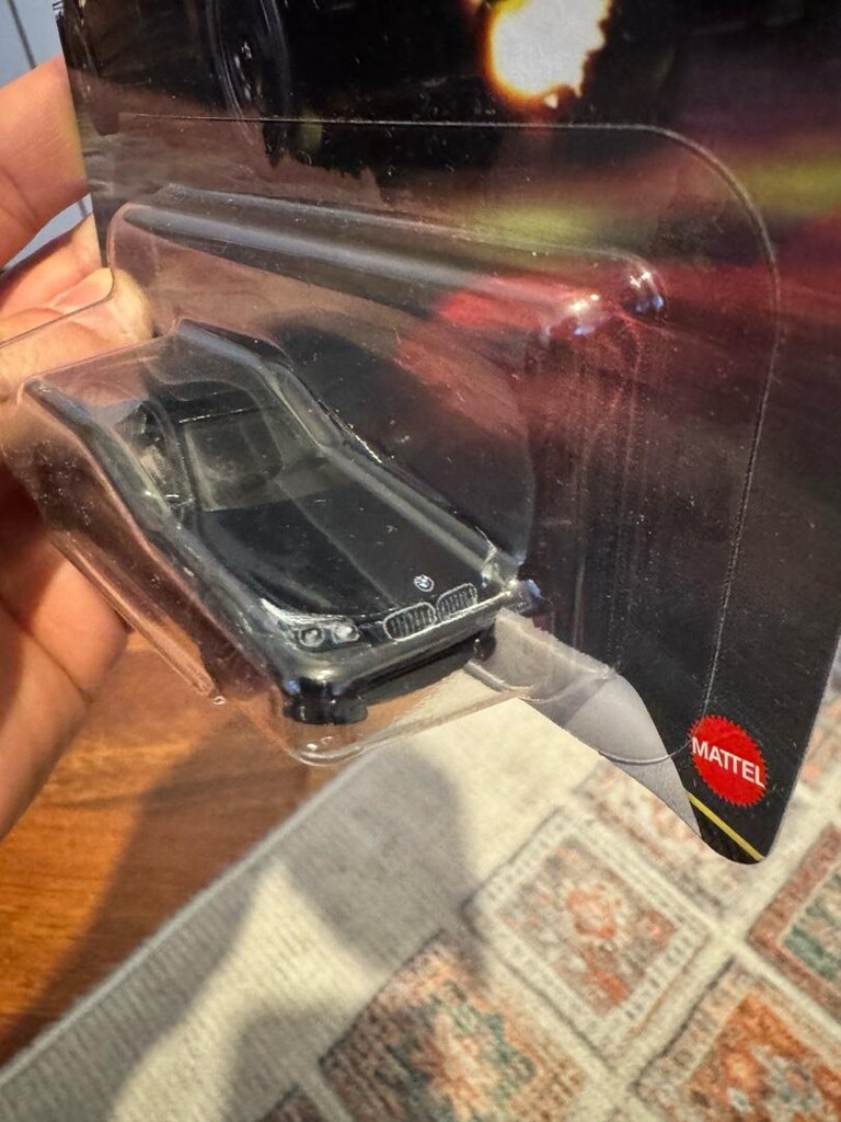 Hot Wheels Premium 2010 BMW M5 - 4