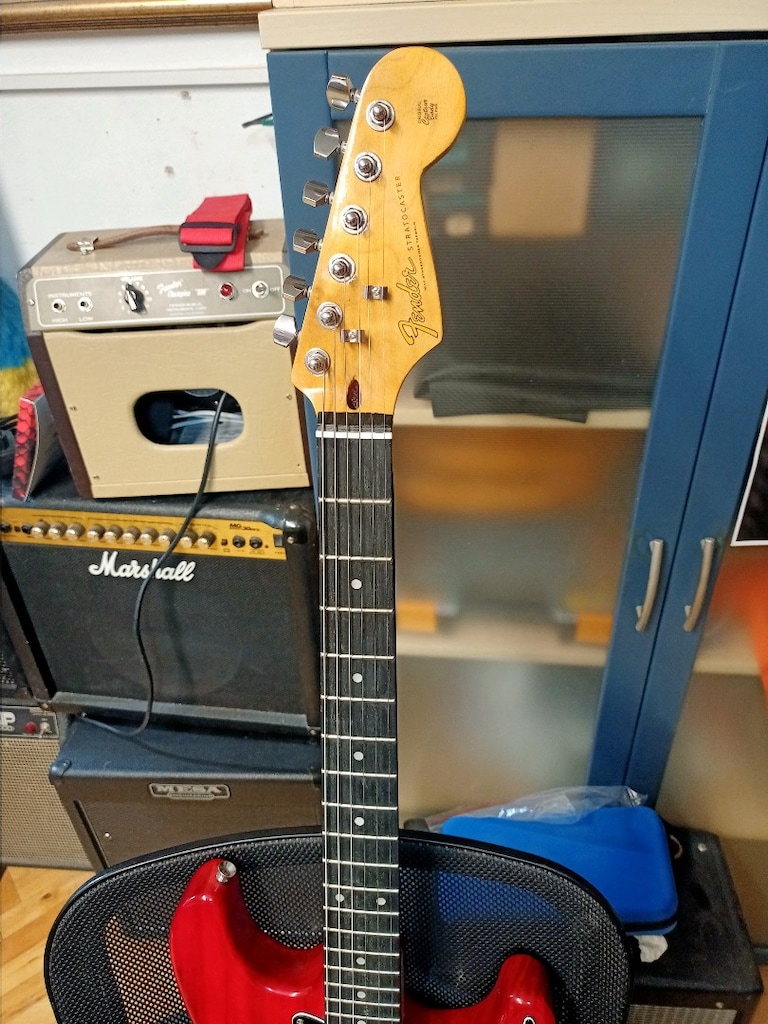Fender Player Ferrari Red Limited Edition Stratocaster - 2
