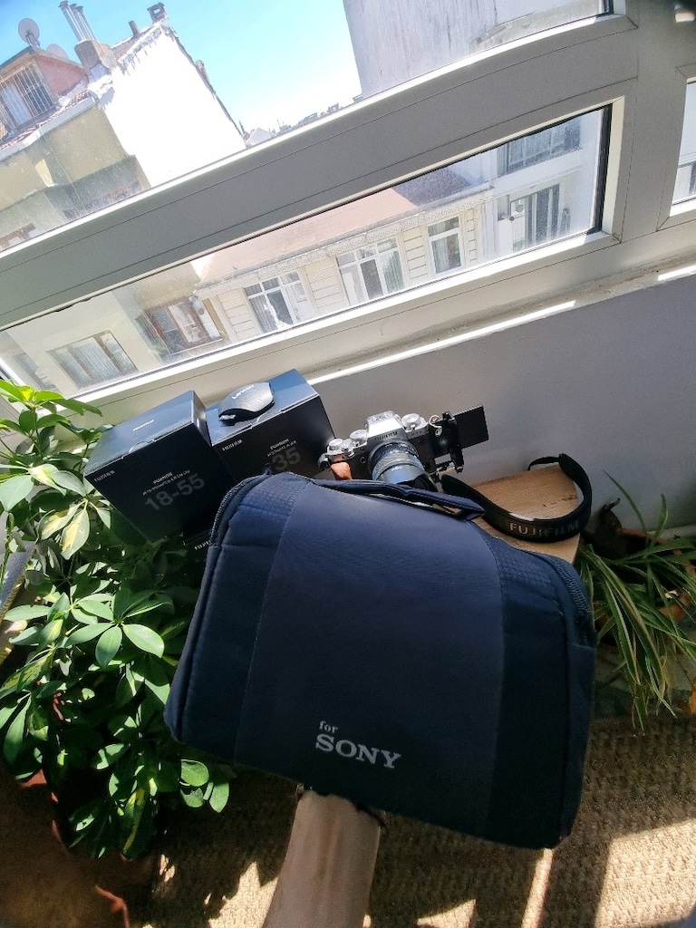 Fujifilm XT4 fotoğraf makinesi + 2 Orijinal Lens / Tam Set - 2