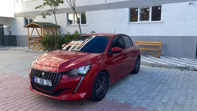 Peugeot 208