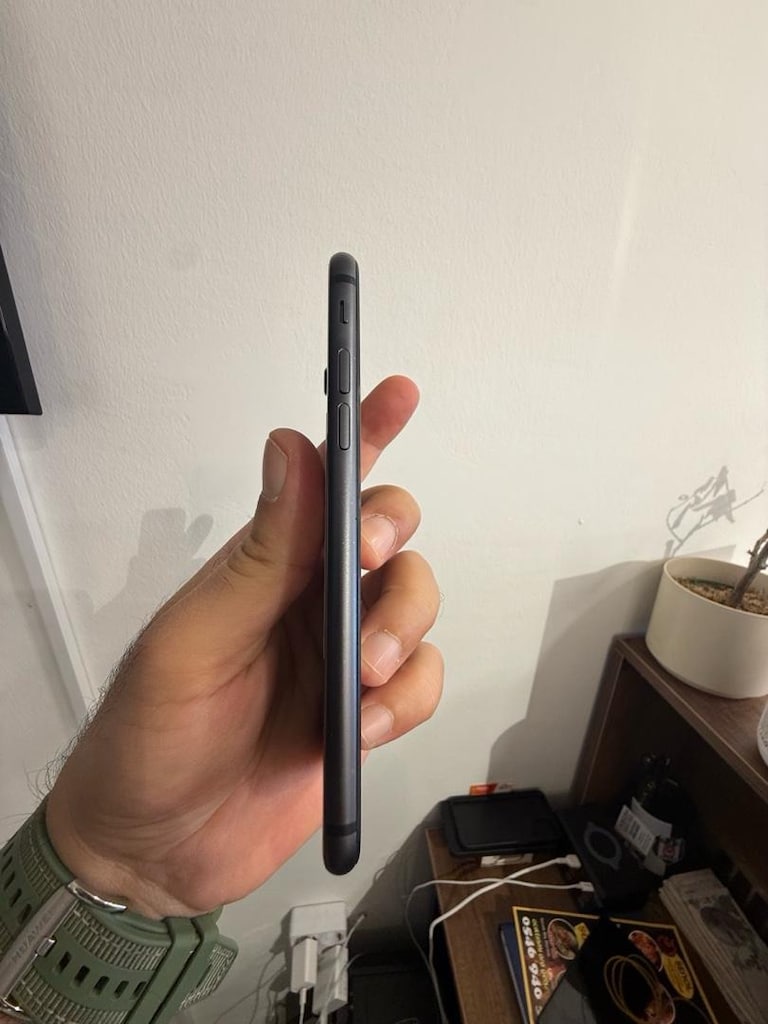 İPhone 8 64GB Siyah - 6