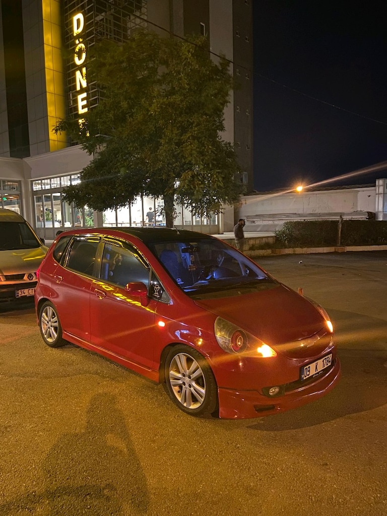 SAHİBİNDEN DÜŞÜK KM SUNROOFLU KIRMIZI JAZZ - 8