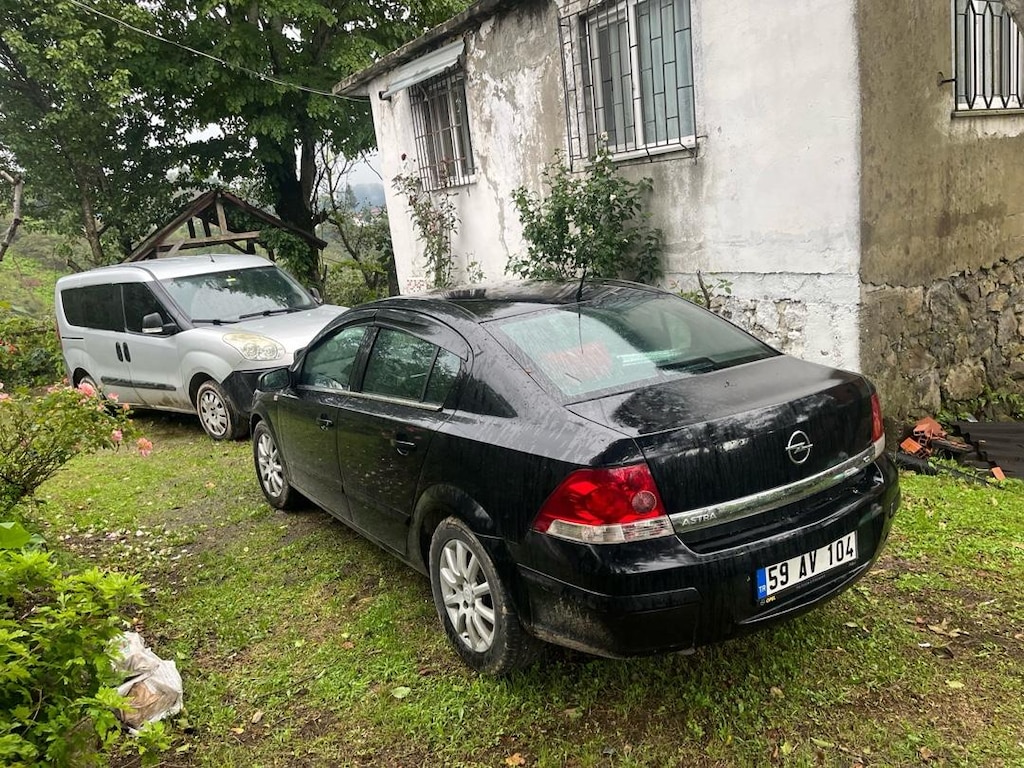 OPEL ASTRA 1,3 - 8