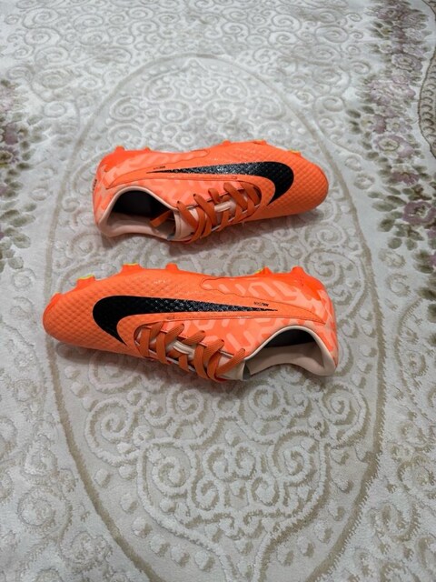 . orijinal Nike krampon