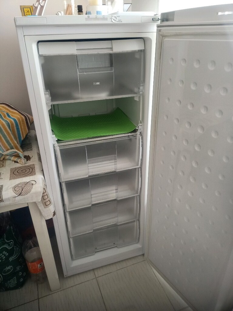 temiz çalışır durumda 6çekmeceli daha büyüğünü aldıgımız için satıyoru - 2