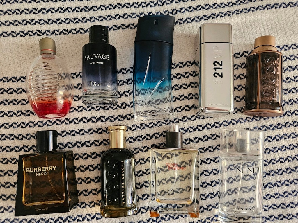 Boş ve Dolu Parfüm Şişeleri