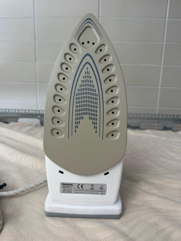 homend 1110 flowmotion 2200w seramik tabanlı buharlı ütü - 2