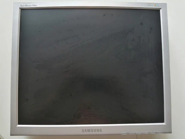 SAMSUNG SYNC MASTER 920N