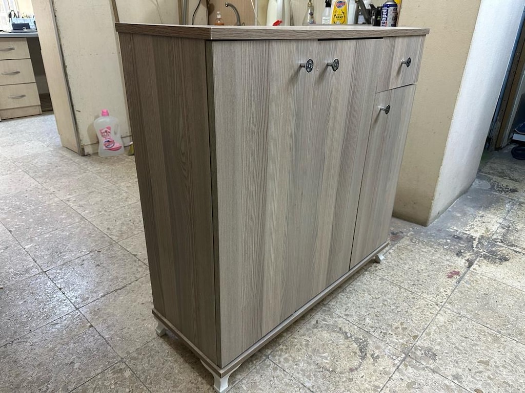 ÇOK AMAÇLI DOLAP BALKONDA GİRİŞTE OFİSTE UYGUN OLUR YENİ DEĞİL - 3