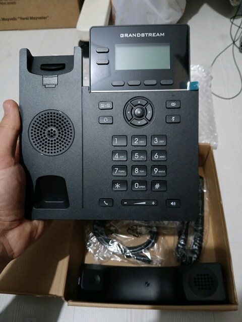 Grandstream GRP2602P IP Telefon POE Destekli.