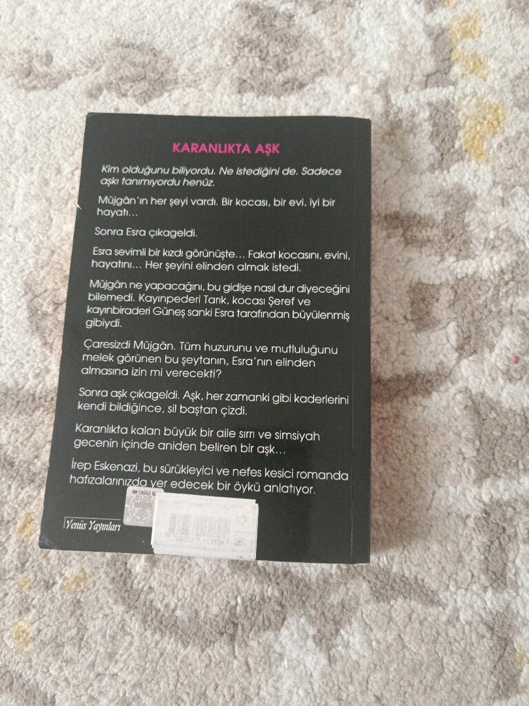 Karanlıkta Aşk Aşk Romanı - İrem Esenazı - 5