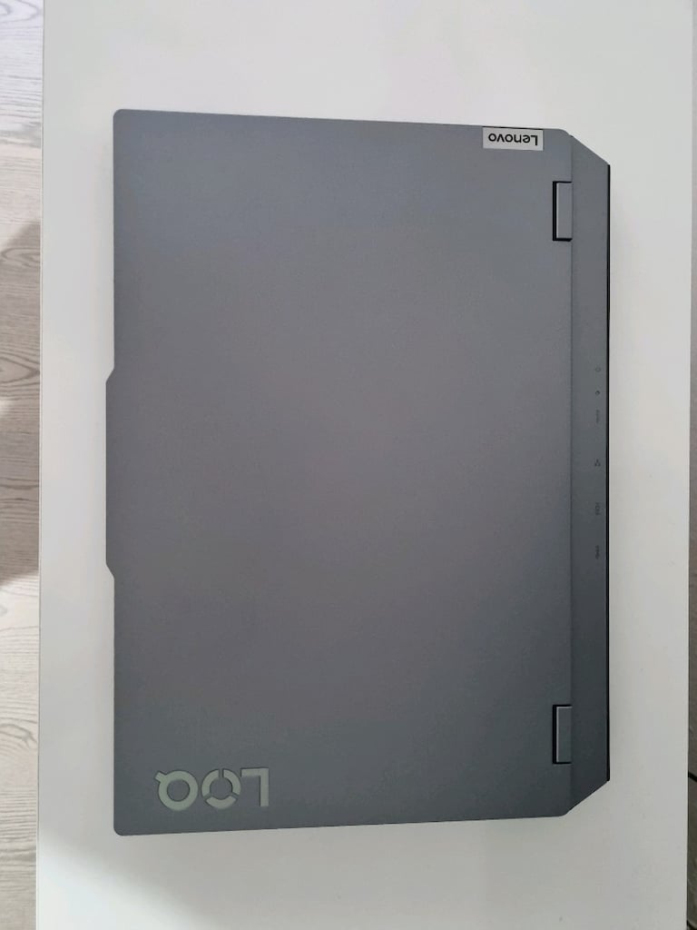 lenovo LOQ 15IAX9 - 11