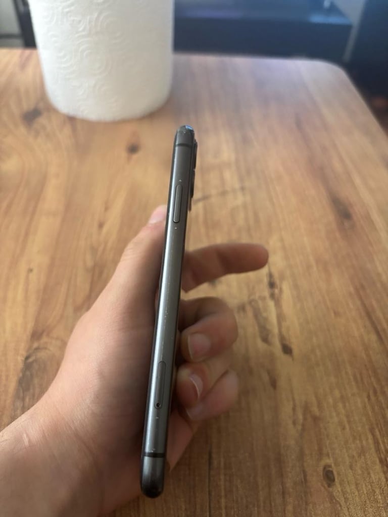 iPhone 11 64 - 3