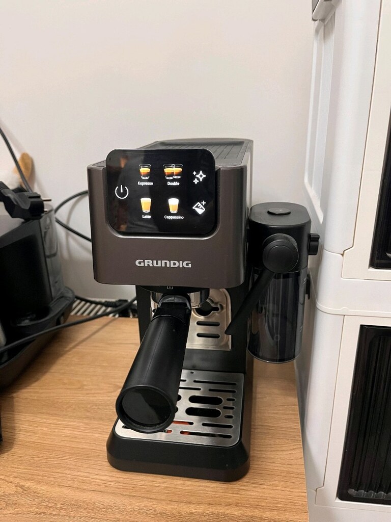 Grundıg yarı otomatik espresso makinesi - 3