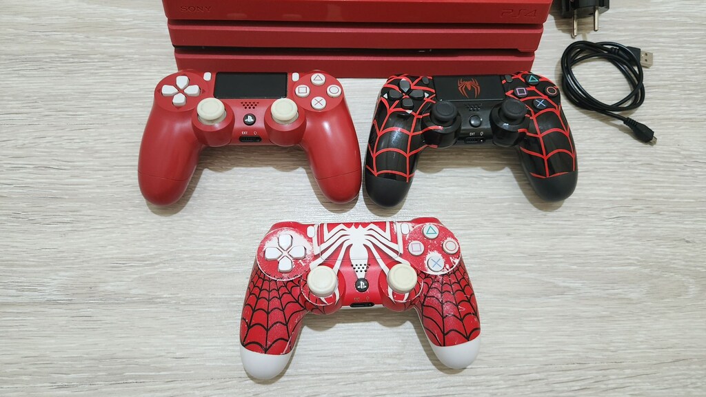 PS4 PRO 1 TB 4K HDR, Spider-Man Özel Seri, FC27+15 Oyun, 3 Kollu - 3