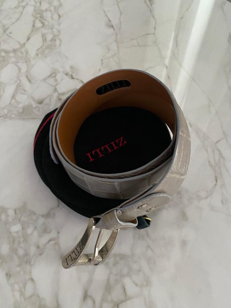 Fransız lüks moda markası Zilli'ye ait bir erkek kemeridir. - 6