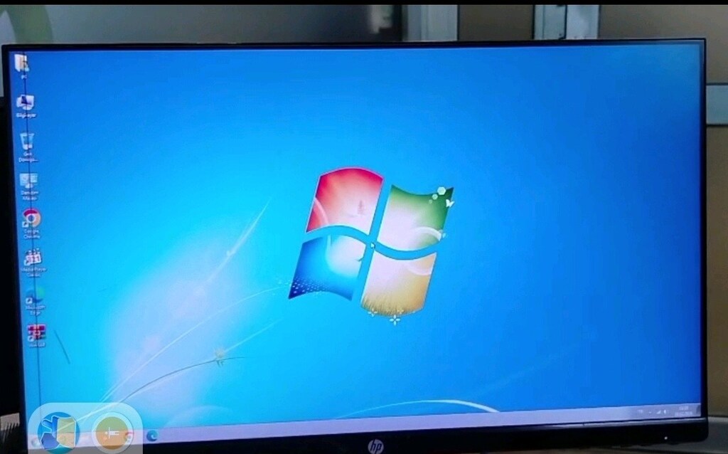 HP 24"inc hdmı VGa IPS çerçevesiz panel kenar ince cizgi var sol köşed - 6