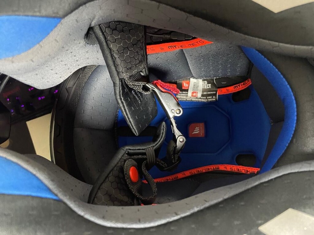 mt helmets revenge2 parlak siyah - 4