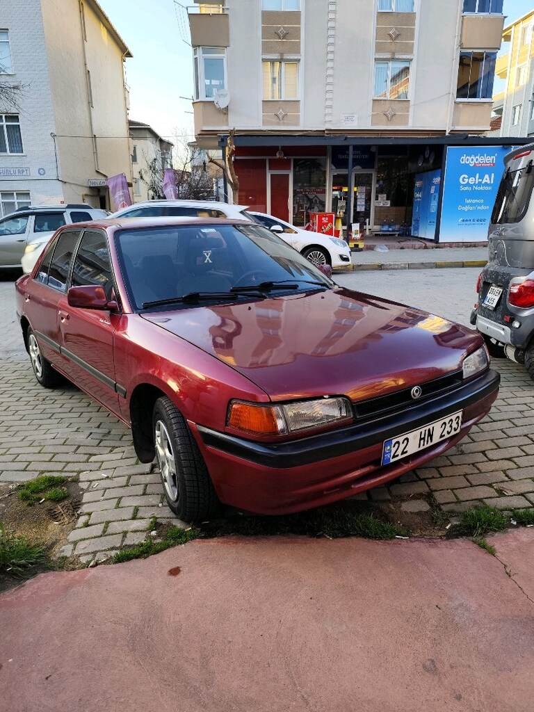 Mazda 323 - 2